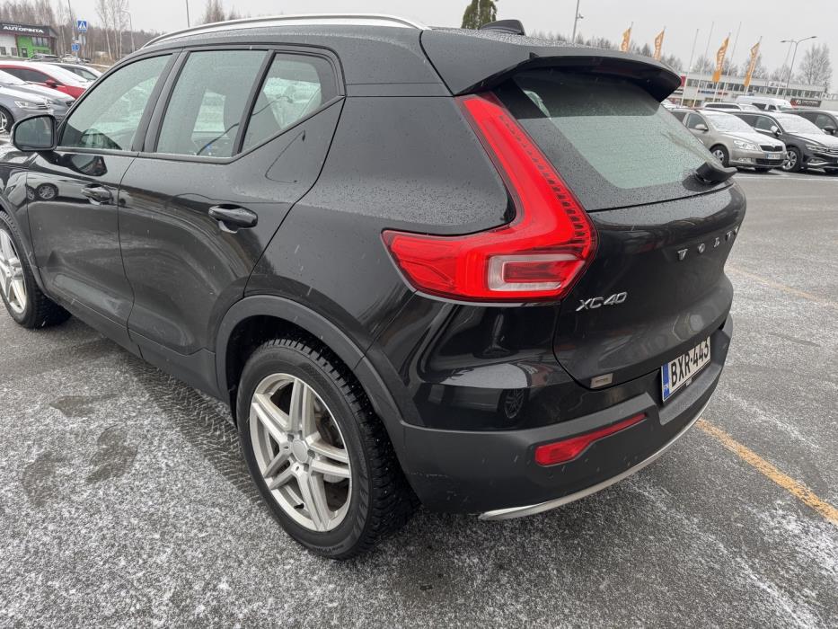 VOLVO XC40 2020