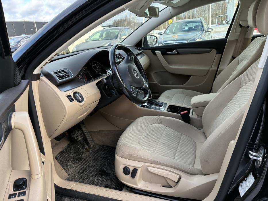 VOLKSWAGEN Passat 2013