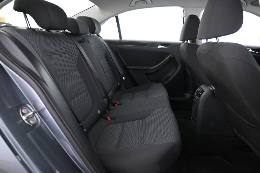 VOLKSWAGEN Jetta 2015