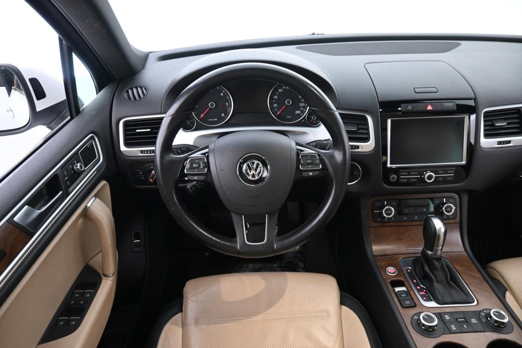 VOLKSWAGEN Touareg 2014