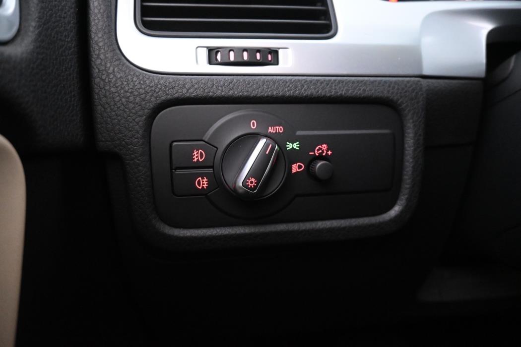 VOLKSWAGEN Touareg 2014