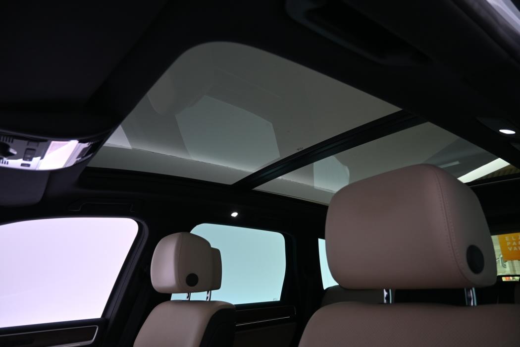 VOLKSWAGEN Touareg 2014
