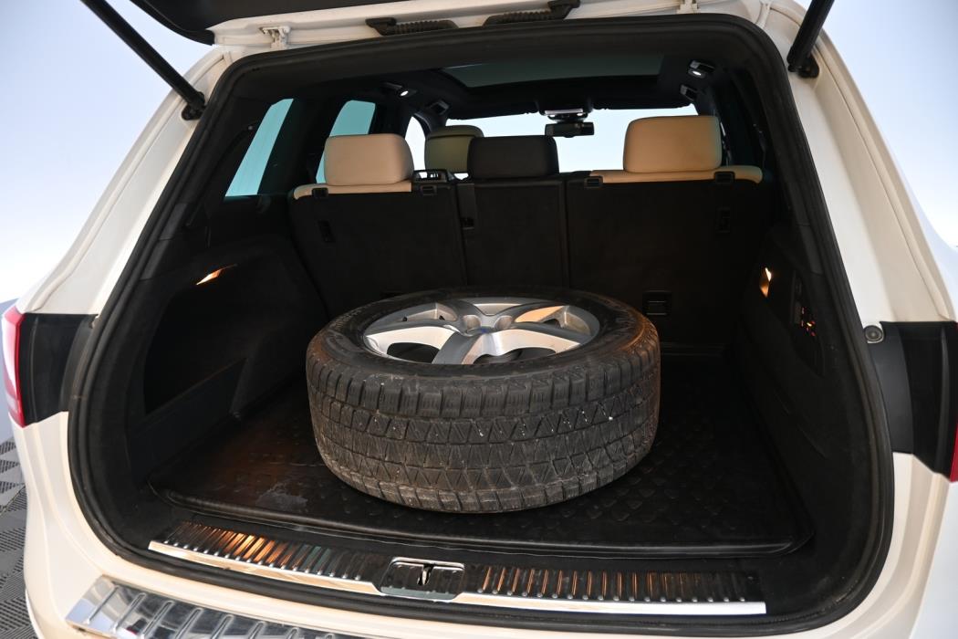 VOLKSWAGEN Touareg 2014