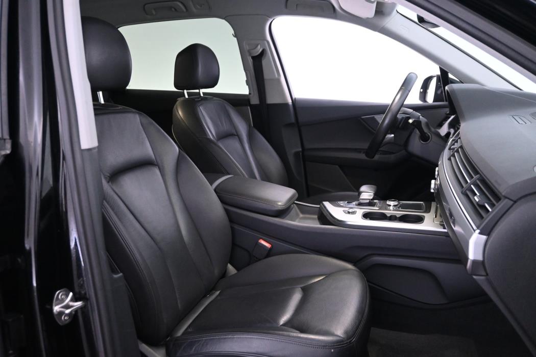 AUDI Q7 2016