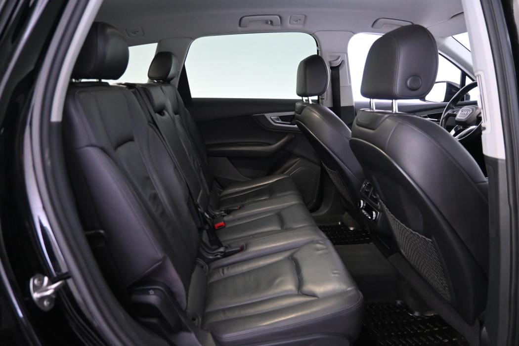 AUDI Q7 2016