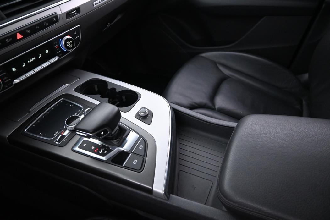 AUDI Q7 2016