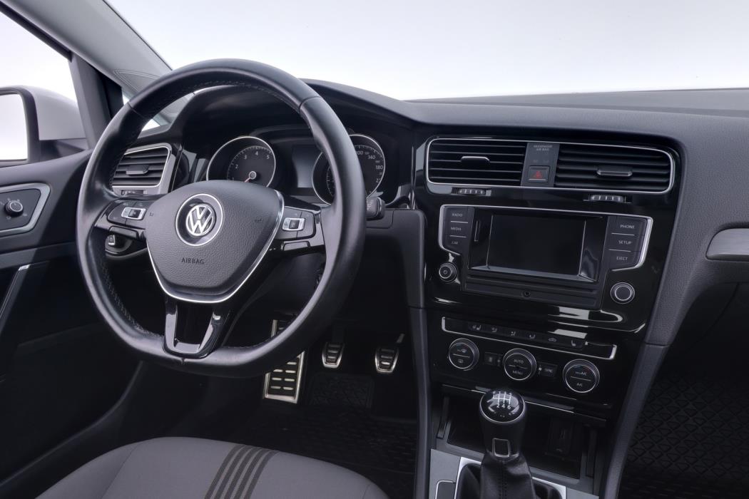 VOLKSWAGEN Golf 2017