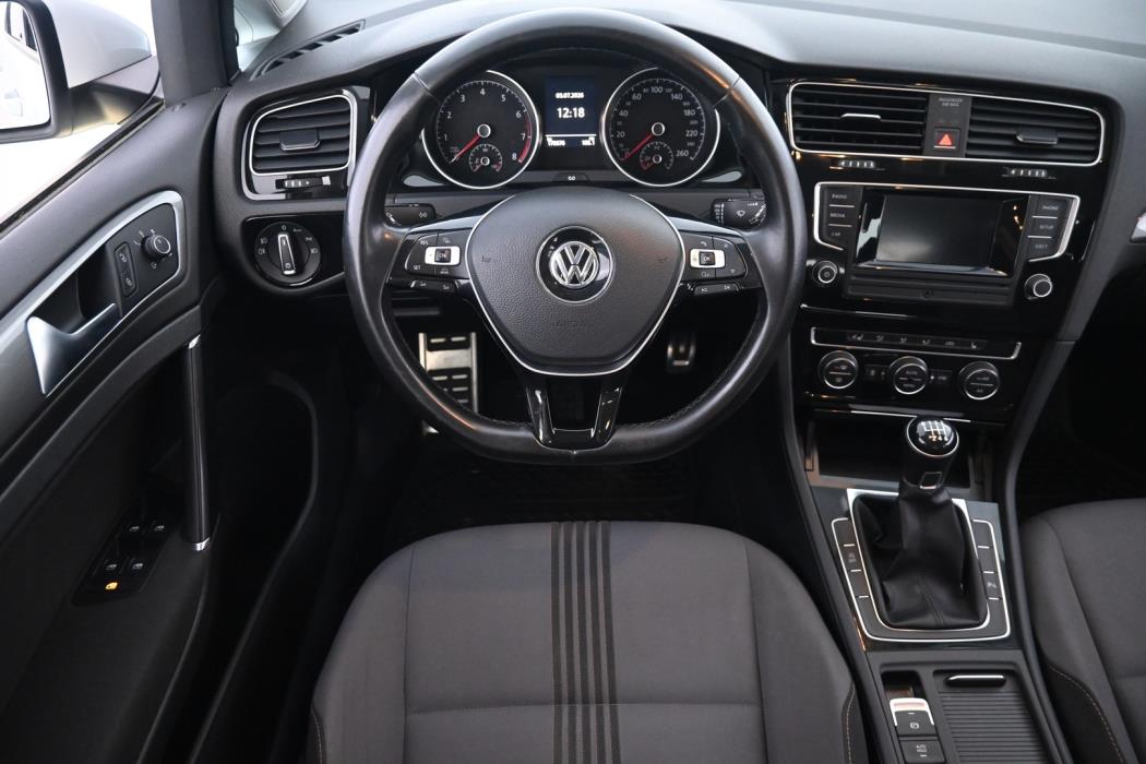 VOLKSWAGEN Golf 2017