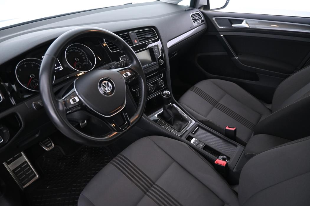 VOLKSWAGEN Golf 2017