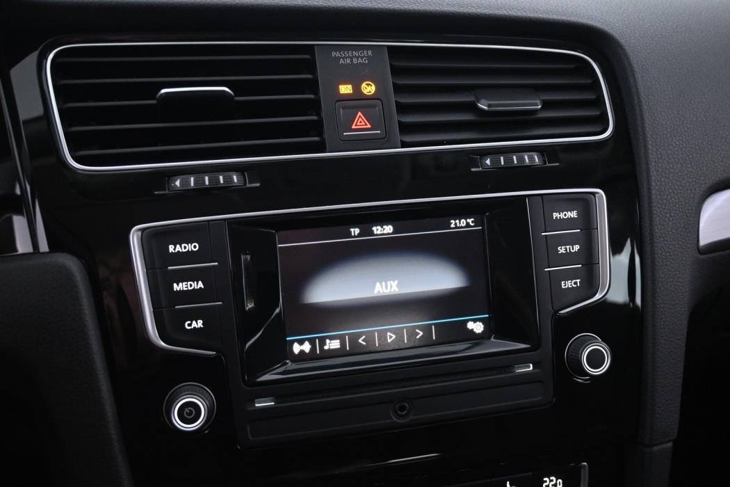 VOLKSWAGEN Golf 2017