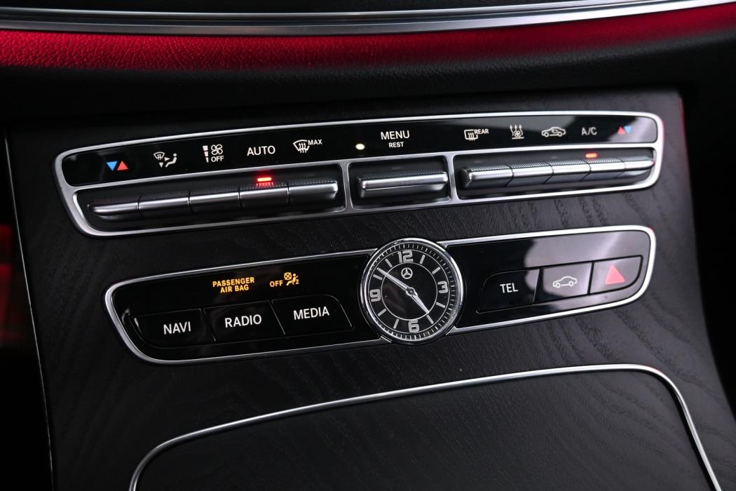 MERCEDES-BENZ E 2019