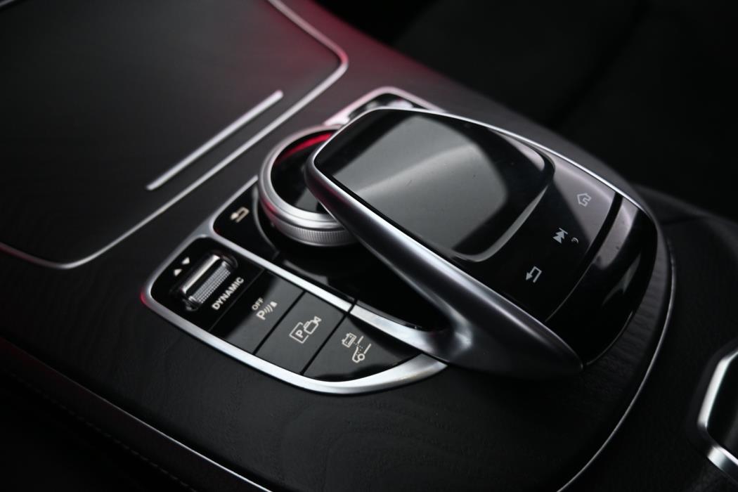 MERCEDES-BENZ E 2019