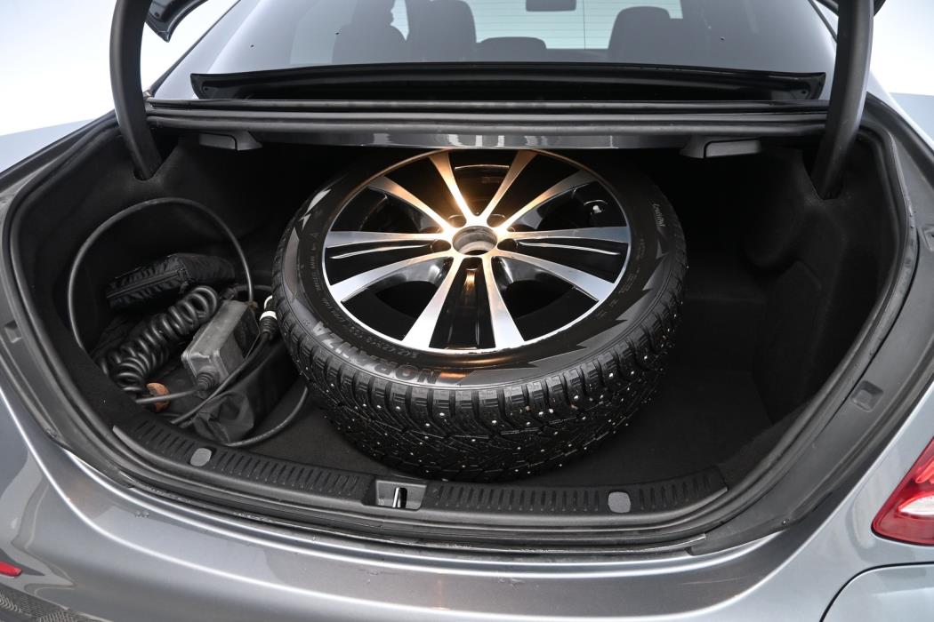 MERCEDES-BENZ E 2019