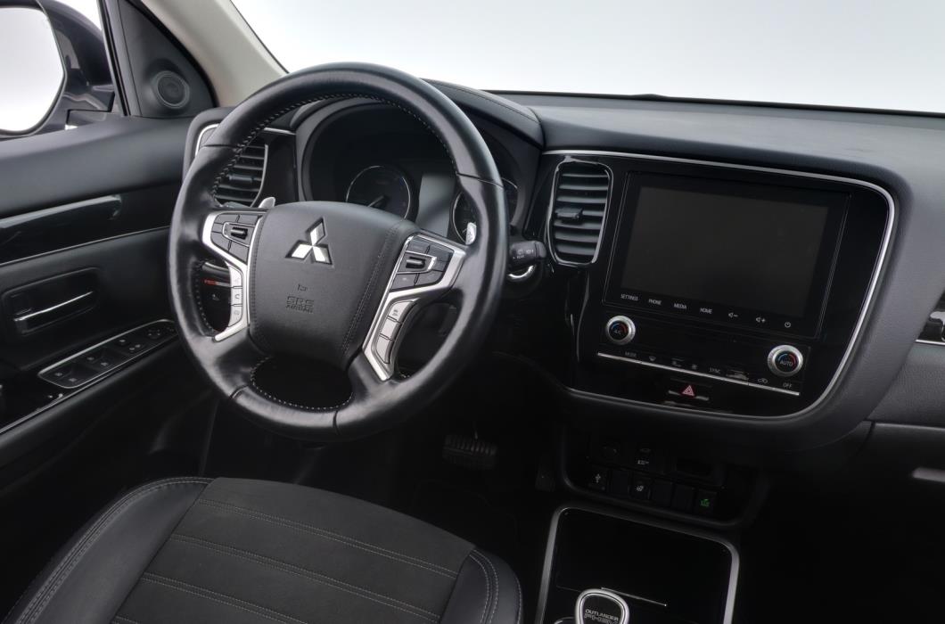 MITSUBISHI Outlander PHEV 2020