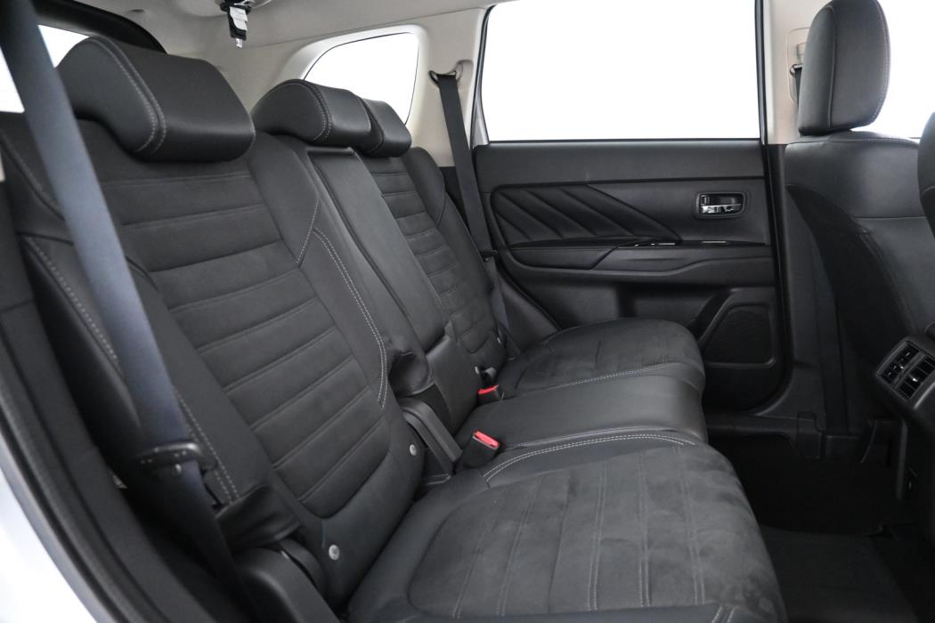 MITSUBISHI Outlander PHEV 2020