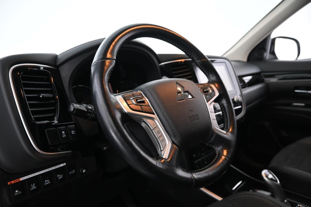 MITSUBISHI Outlander PHEV 2020