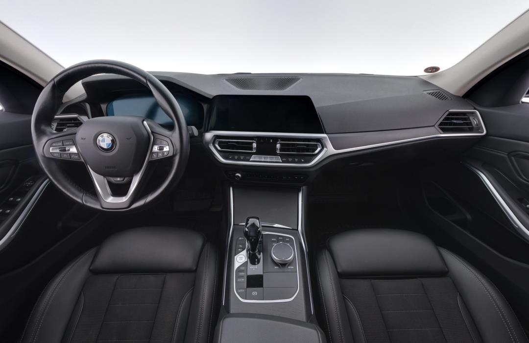 BMW 330 2021