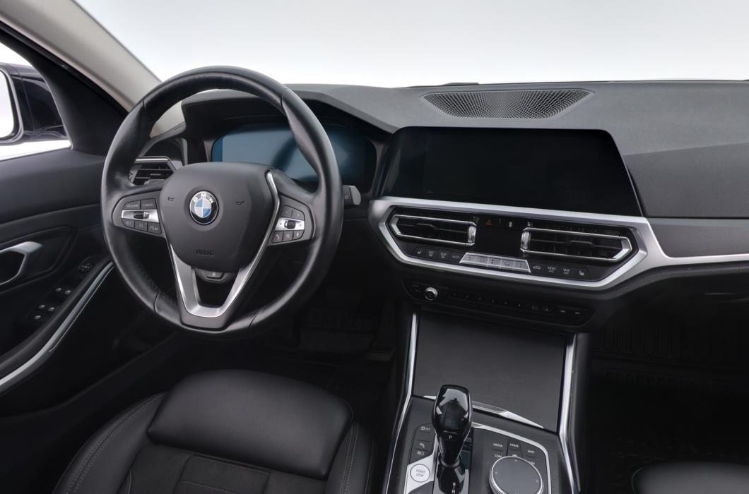 BMW 330 2021