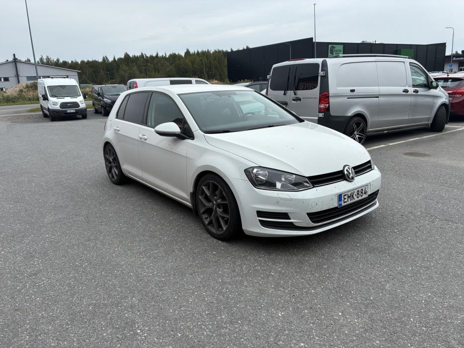 VOLKSWAGEN Golf 2013