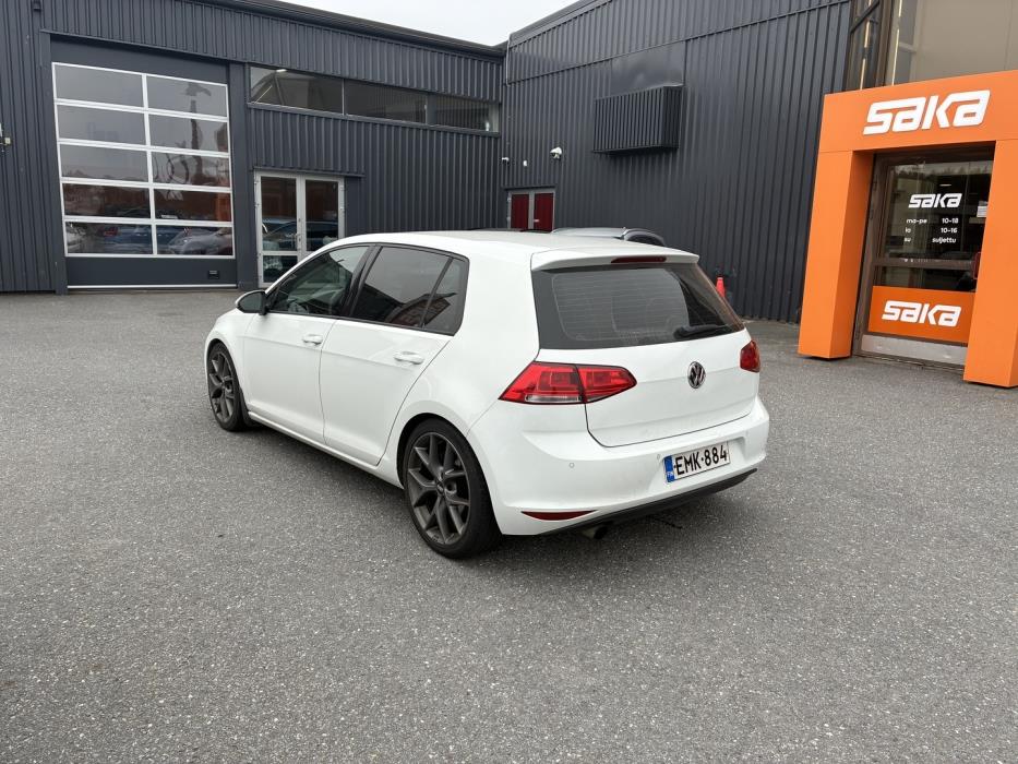 VOLKSWAGEN Golf 2013