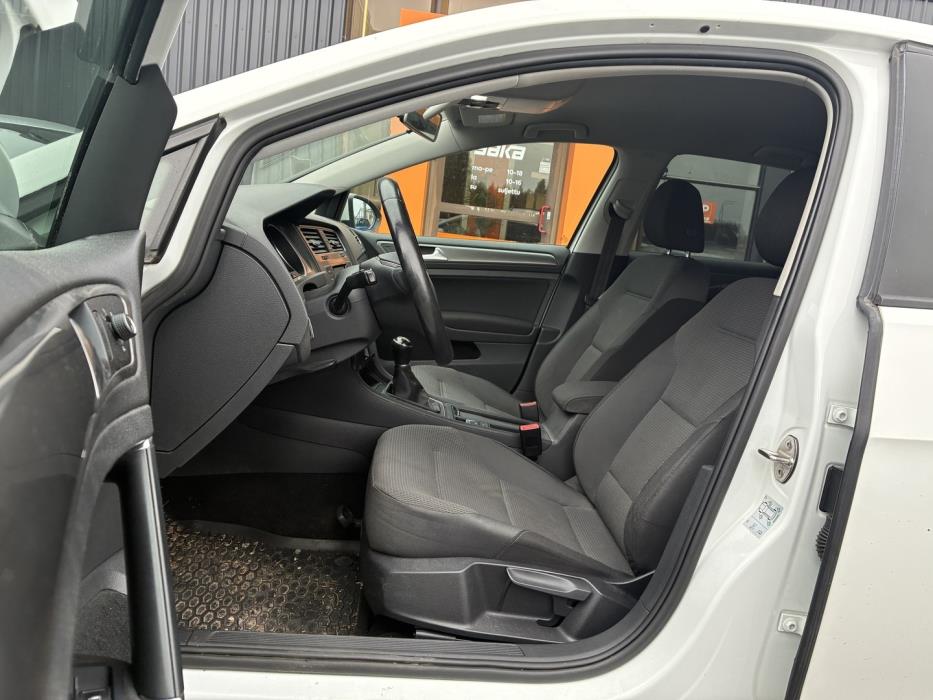 VOLKSWAGEN Golf 2013