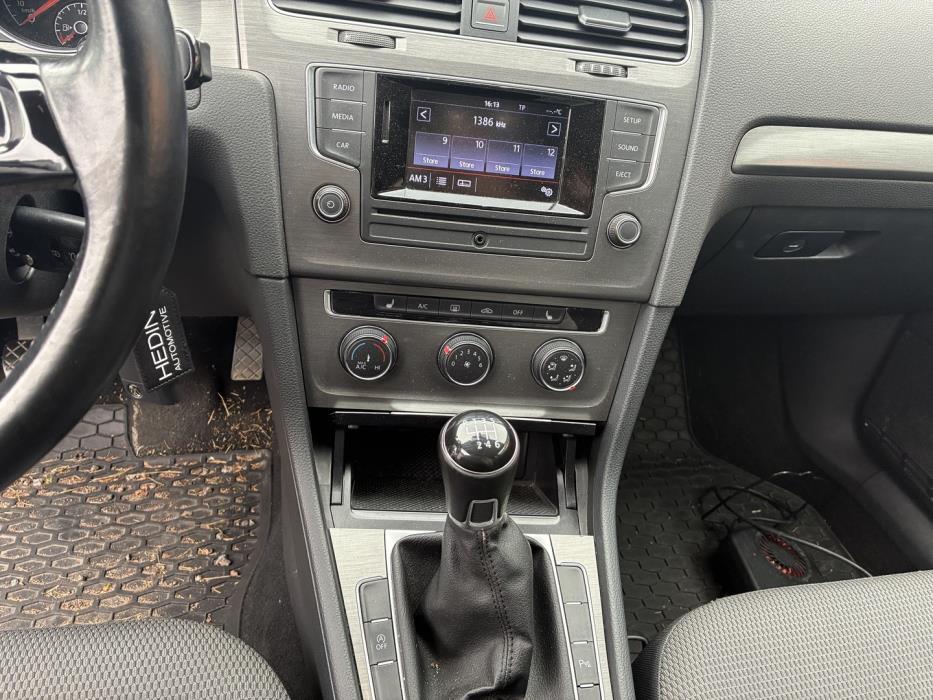 VOLKSWAGEN Golf 2013