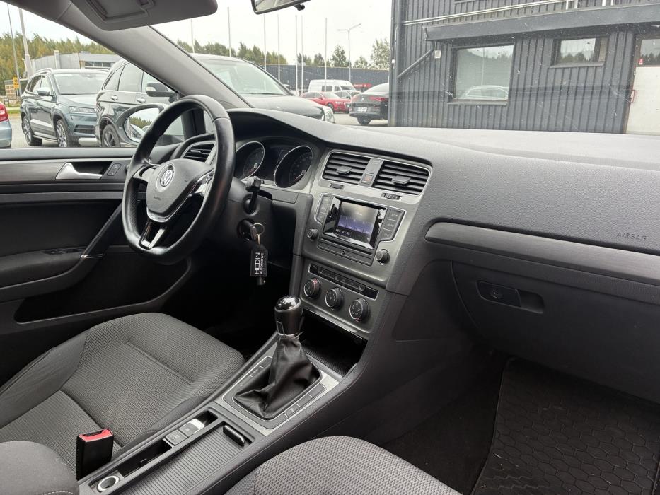 VOLKSWAGEN Golf 2013