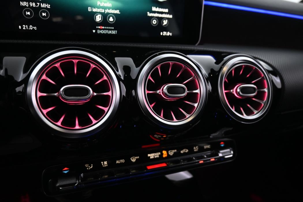 MERCEDES-BENZ A 2018