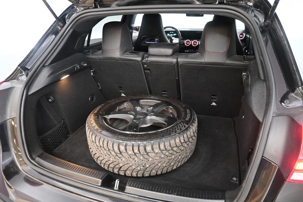 MERCEDES-BENZ A 2018