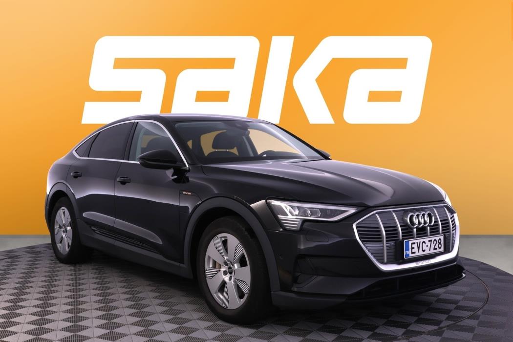AUDI e-tron 2022
