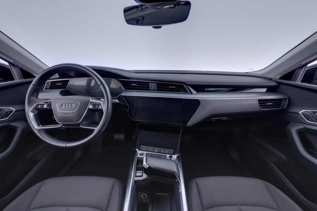 AUDI e-tron 2022