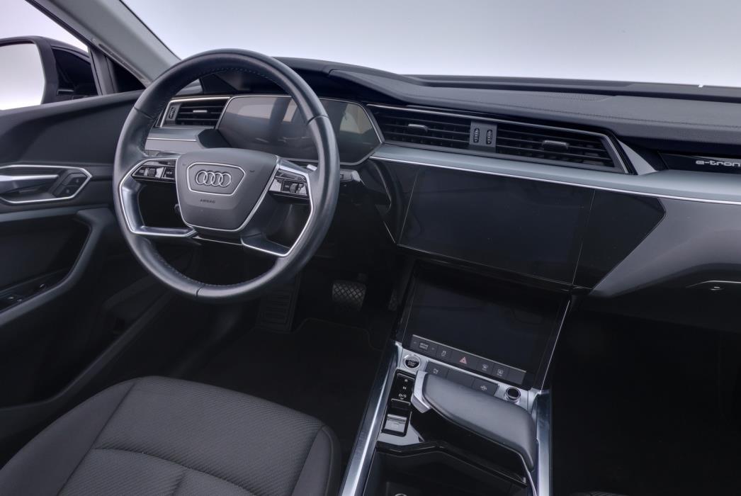 AUDI e-tron 2022