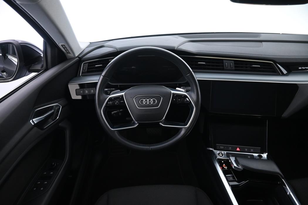 AUDI e-tron 2022