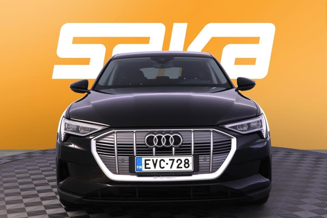 AUDI e-tron 2022