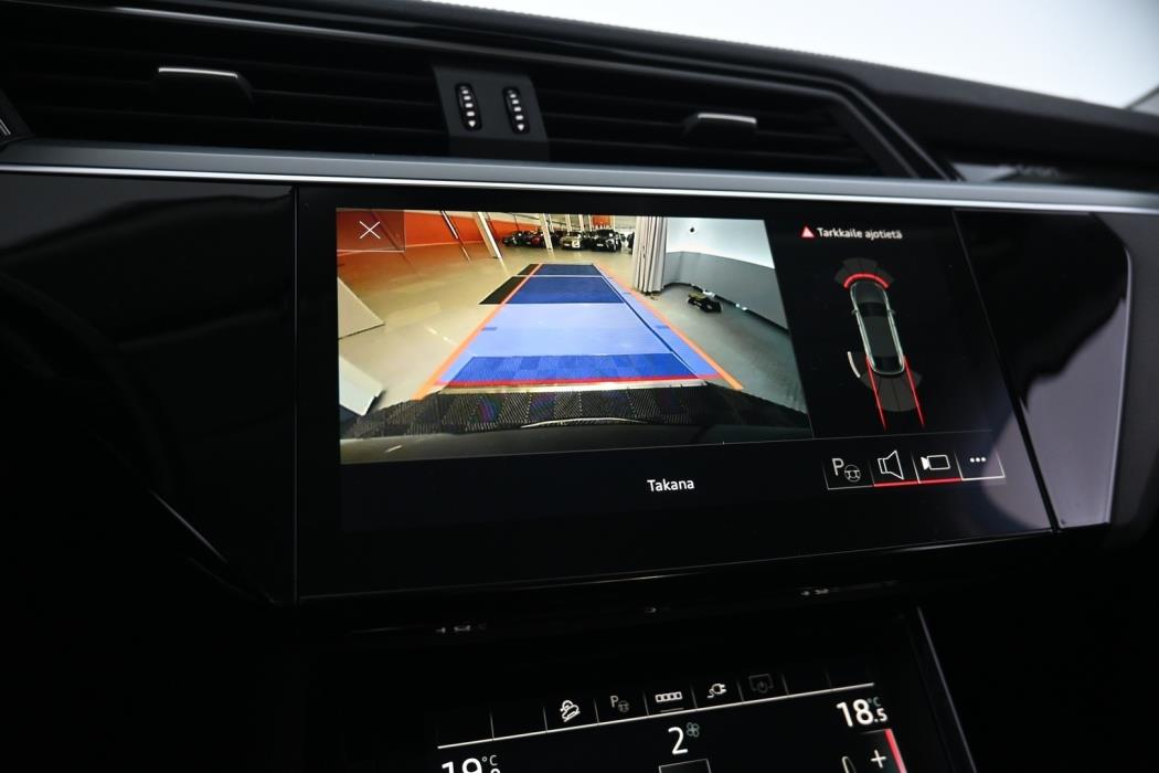 AUDI e-tron 2022