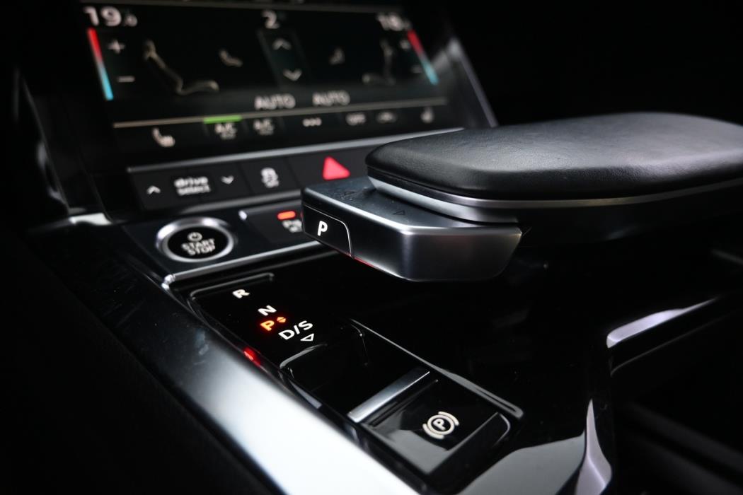 AUDI e-tron 2022