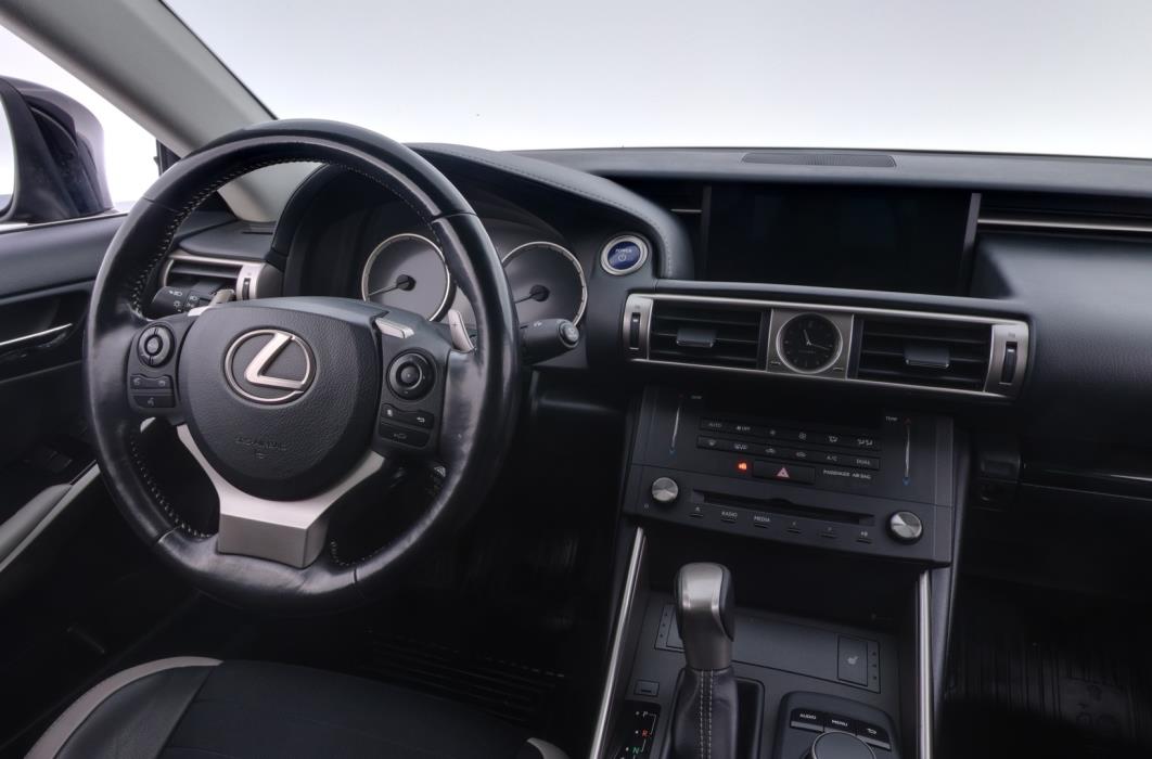 LEXUS IS 2016