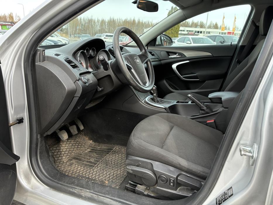 OPEL Insignia 2011