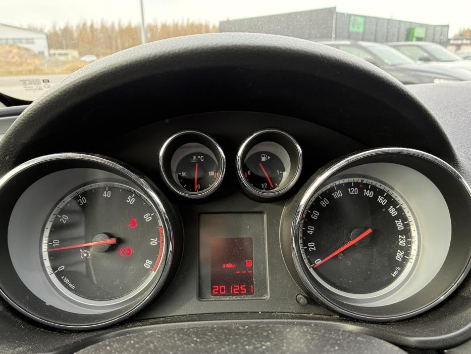 OPEL Insignia 2011