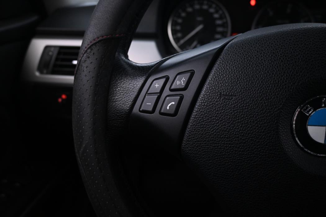 BMW 320 2008