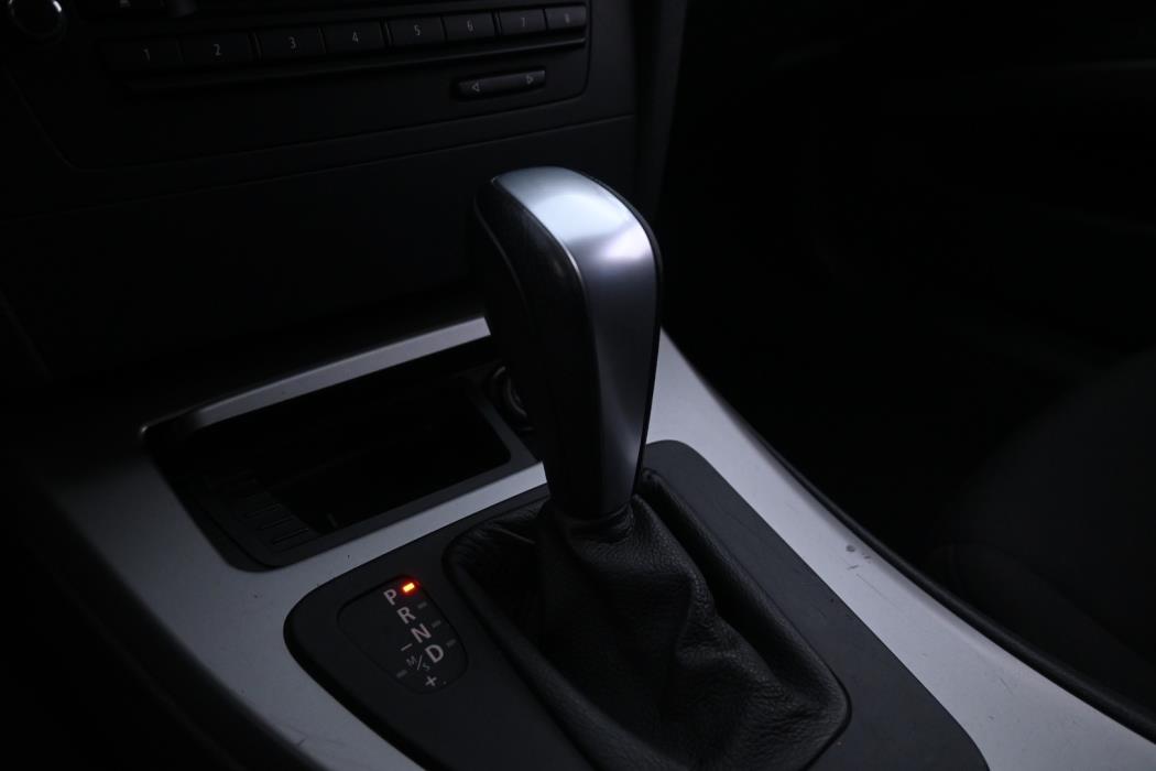 BMW 320 2008