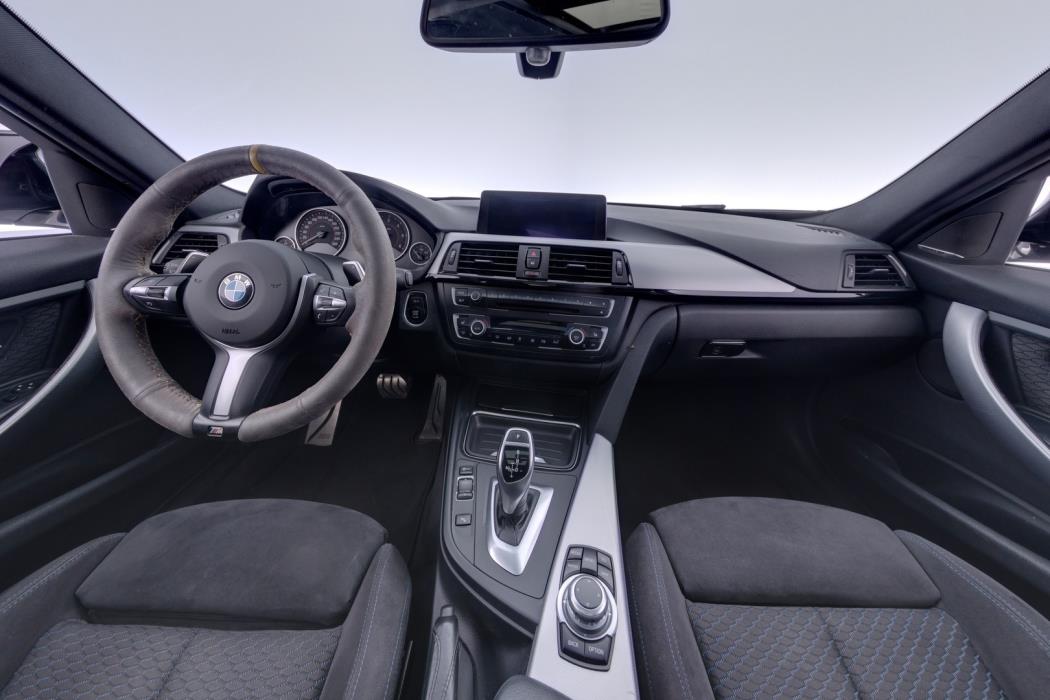 BMW 330 2013