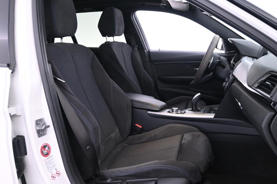 BMW 330 2013