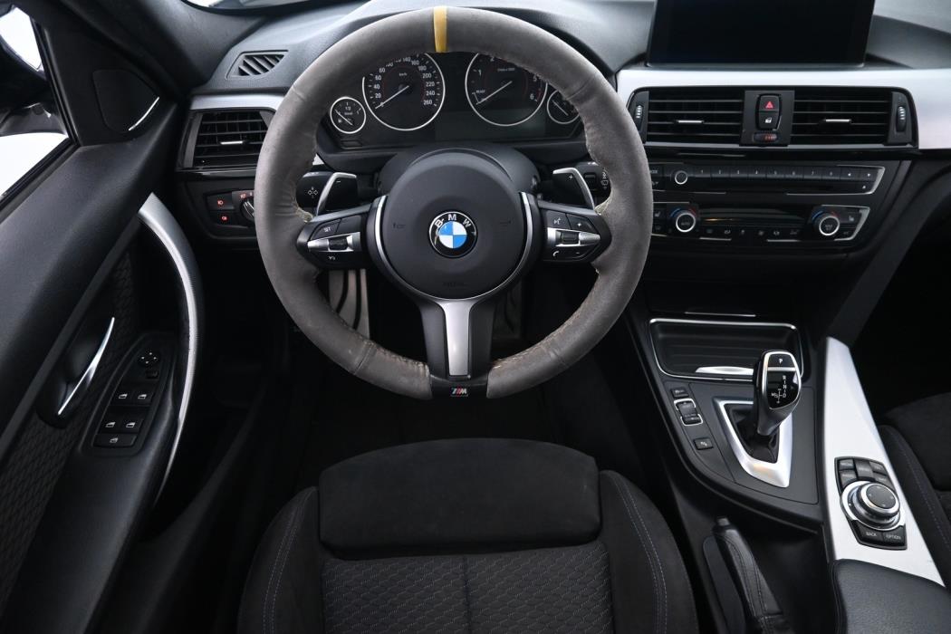 BMW 330 2013