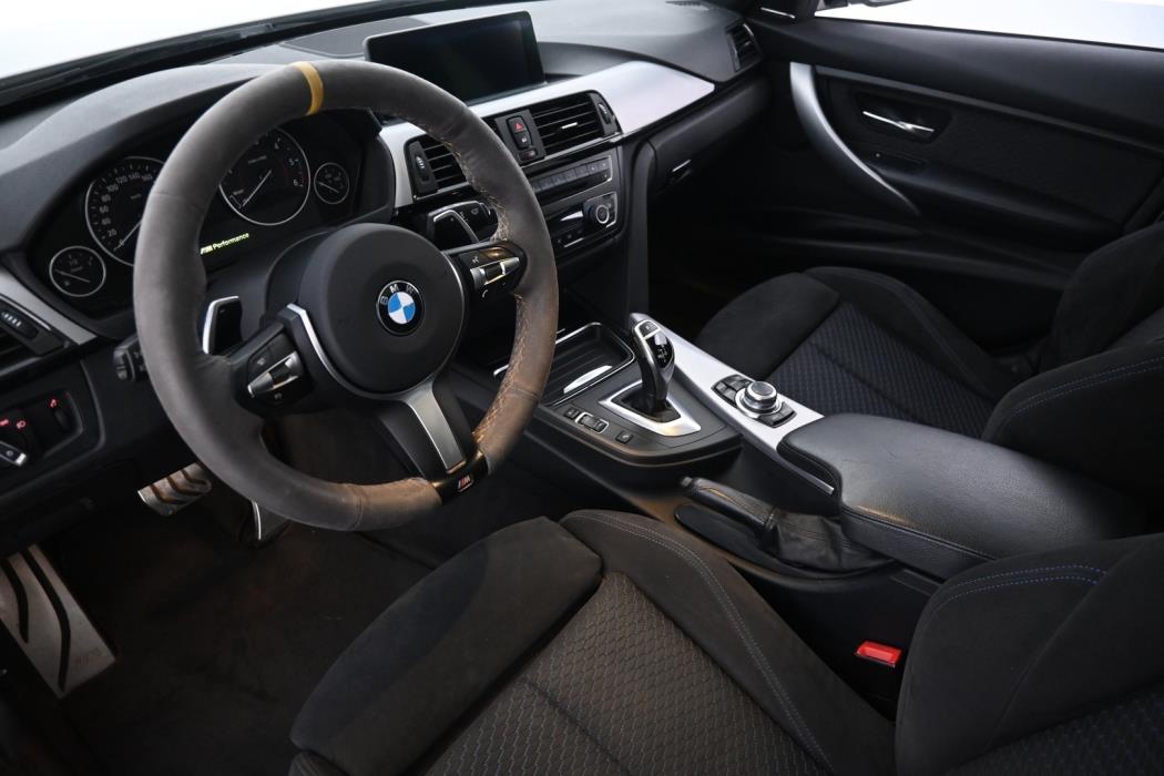 BMW 330 2013