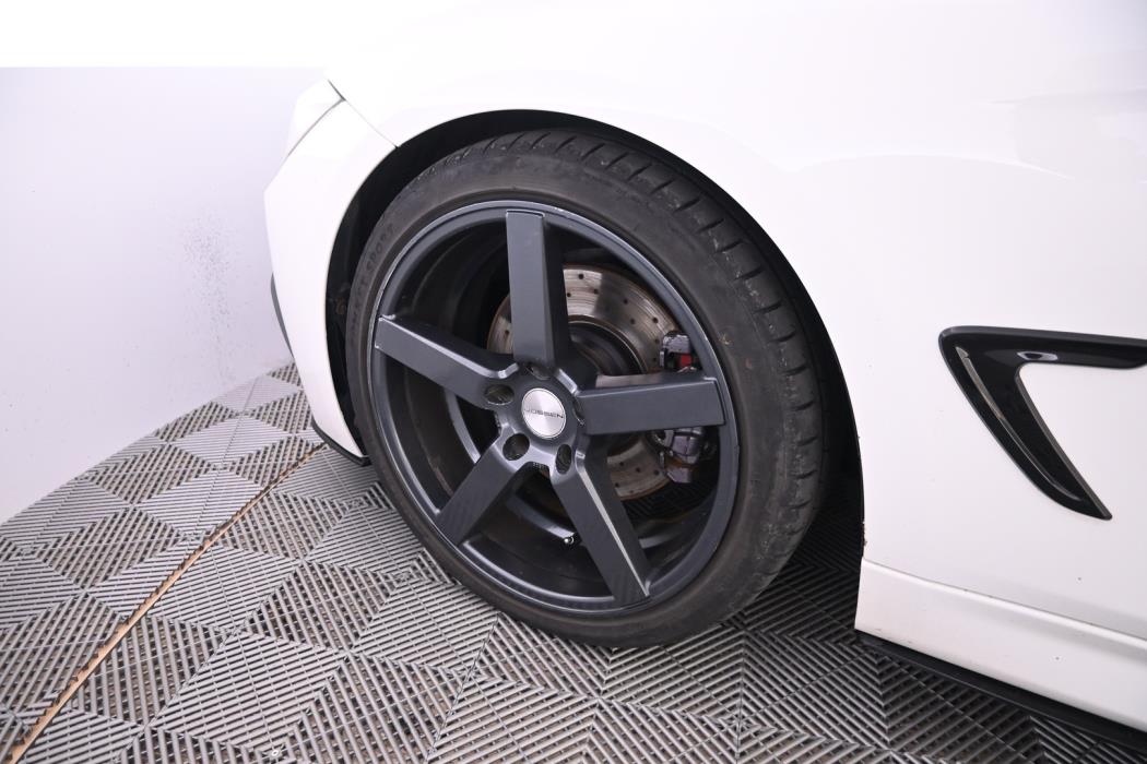 BMW 330 2013