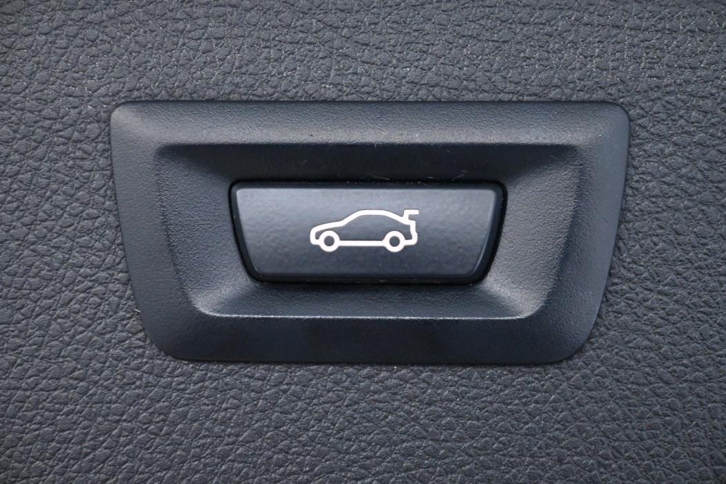 BMW 330 2013