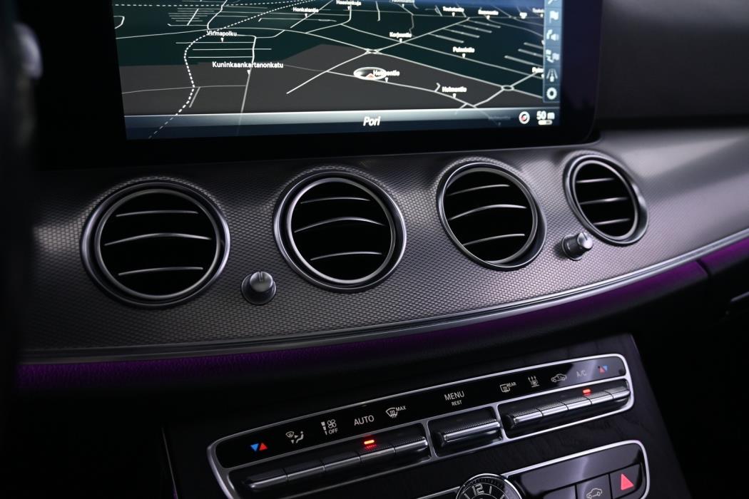 MERCEDES-BENZ E 2019
