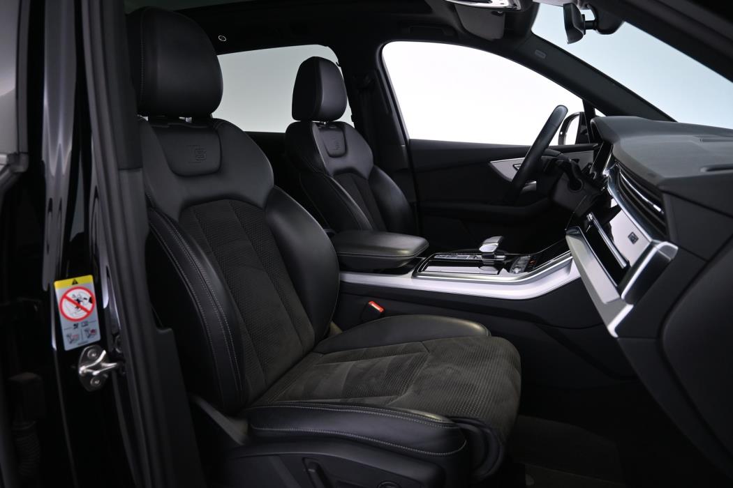AUDI Q7 2020