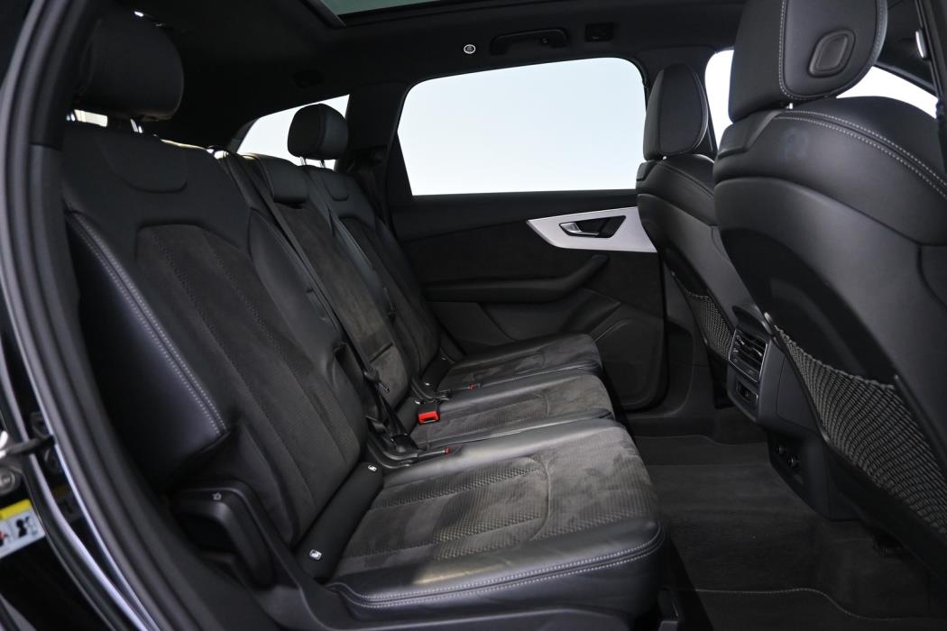 AUDI Q7 2020
